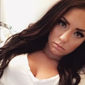 Meet your Posher, Alicia